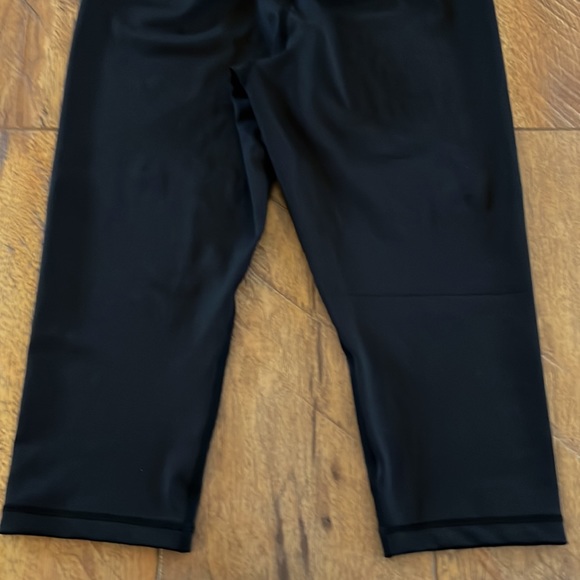 Zyia Active Black Cropped Leggings 12 - Picture 5 of 10